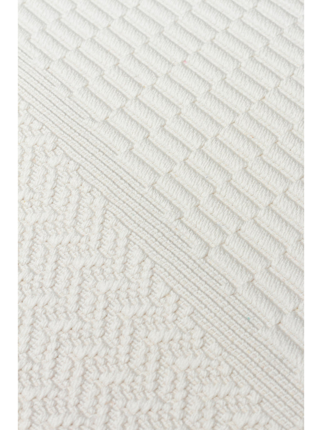 Resort Katlanabilir ve Yıkanabilir Şık Desenlere Sahip Düz Dokuma İnce Halı LUX 01 WHITE - Carpetdocia