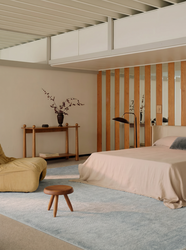 Tapis spécial à métier noir moderne, simple et élégant Brasilia fabriqué à la main en TENCEL™ PLAIN SKY BLUE