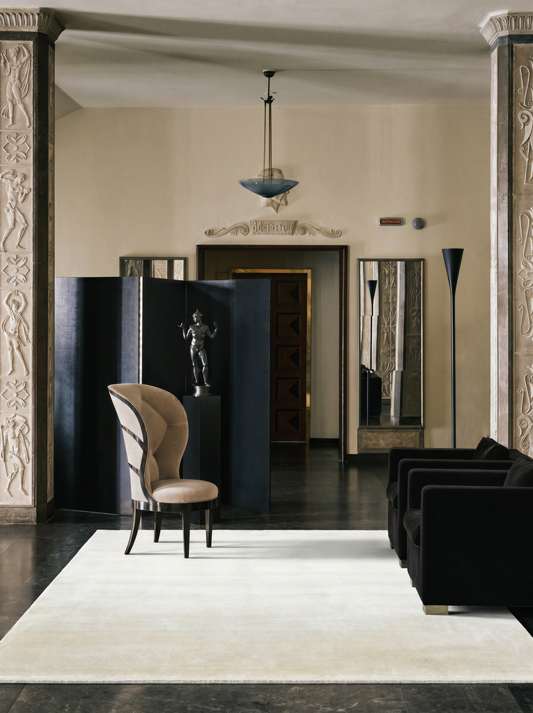 Tapis Uşak Plain 100 % Naturel Couleur Unie Fabriqué à la Main sur des Métiers Spéciaux en Viscose Uşak PLNECR