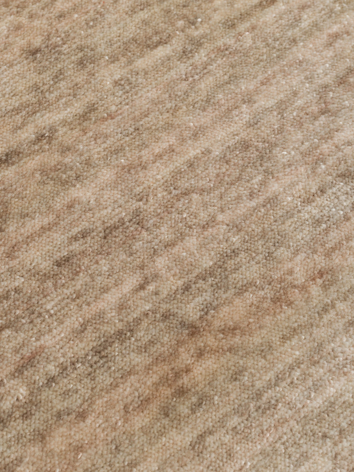 Victoria %100 TENCEL™ Lyocell El Emeği ile Üretilen Halı DESERT SAND doku detayı
